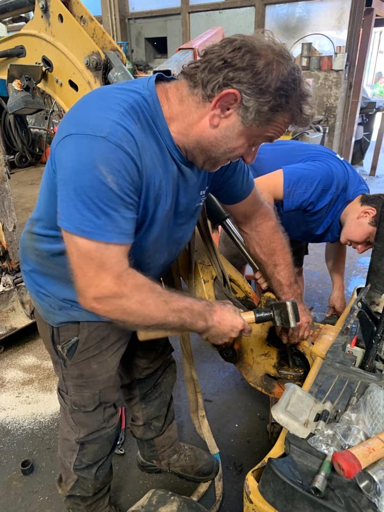 Engins de chantier — photo temporaire, à remplacer