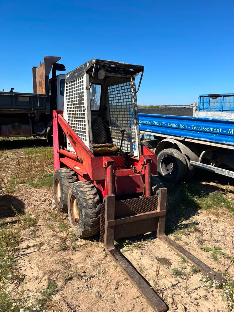 Engins de chantier — photo temporaire, à remplacer