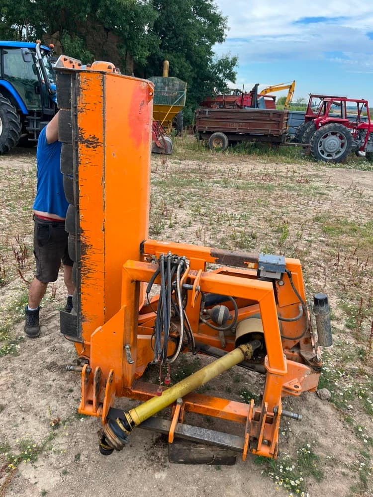 Travail du sol, semis et fertilisation — photo temporaire, à remplacer